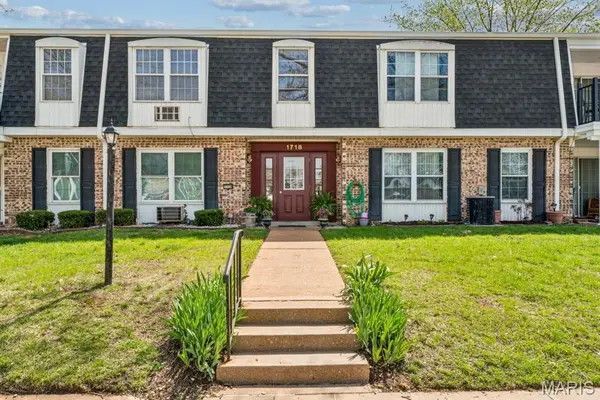 1718 Herault Place #B, St Louis, MO 63125
