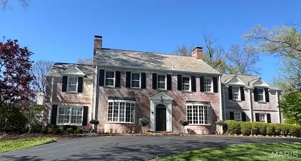 13 Countryside Lane, Frontenac, MO 63131