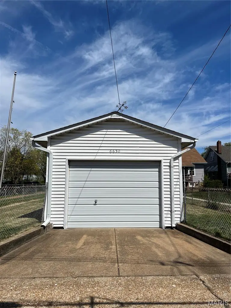 6650 Odell Street, Saint Louis, MO 63139 - #3
