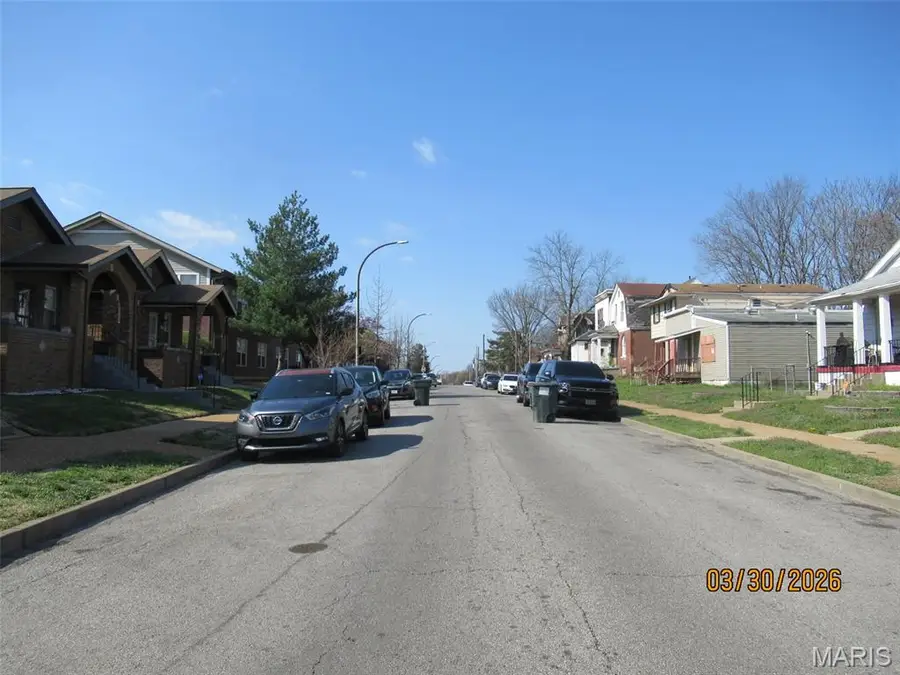 5530 Partridge Avenue, Saint Louis, MO 63120 - #2