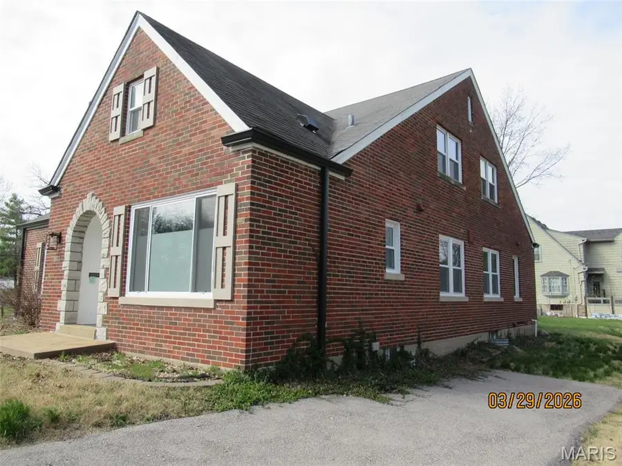 803 N Kirkwood Road, Kirkwood, MO 63122 - #2