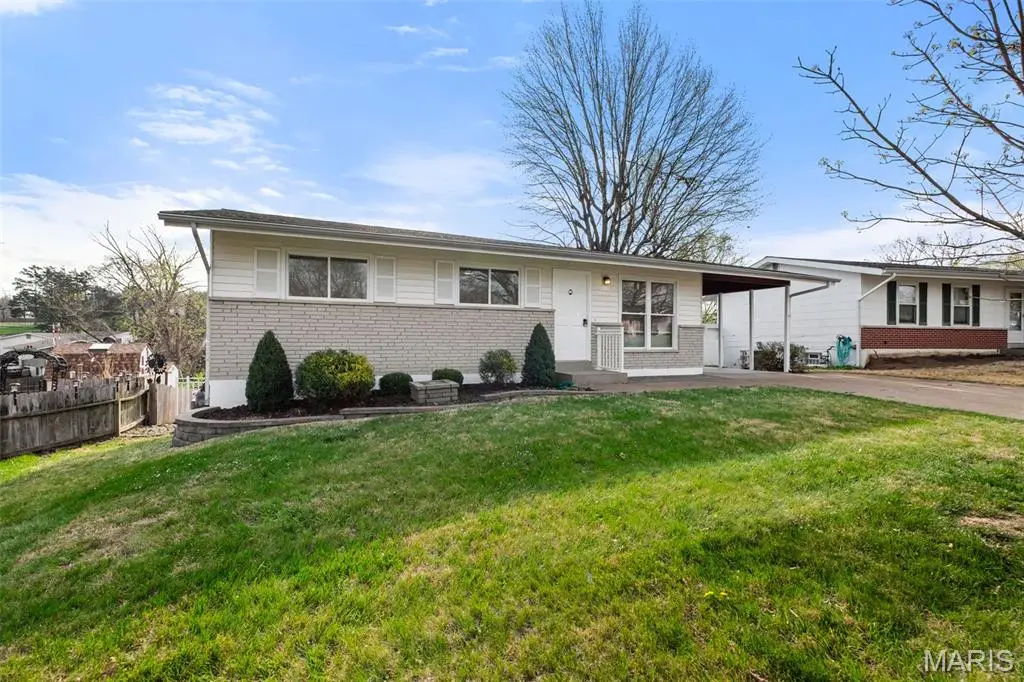 4512 Burncoate Drive, Oakville, MO 63129 - #1