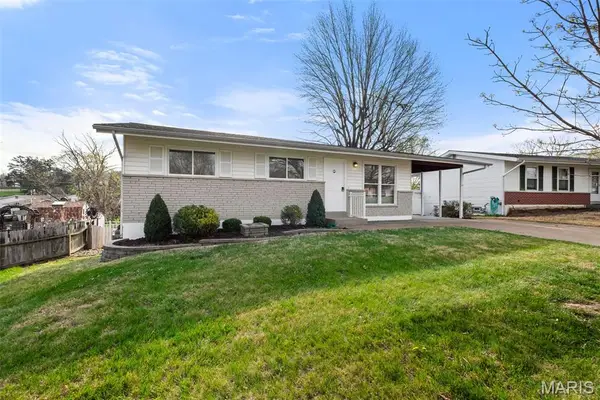 4512 Burncoate Drive, Oakville, MO 63129