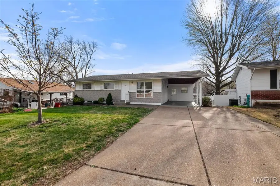 4512 Burncoate Drive, Oakville, MO 63129 - #3