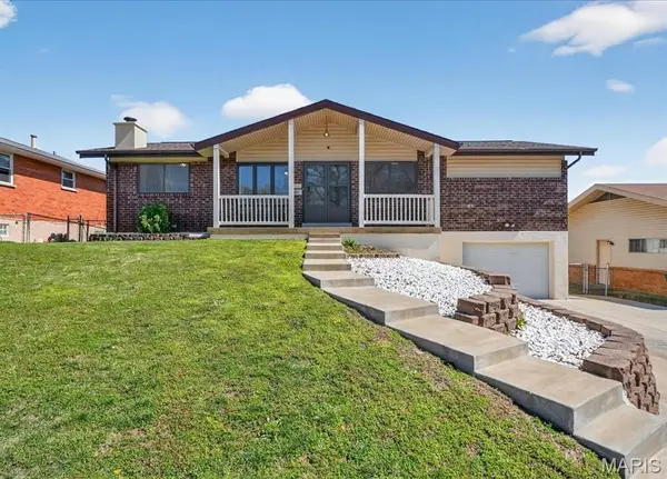 4353 Debra Kay Lane, St Louis, MO 63123