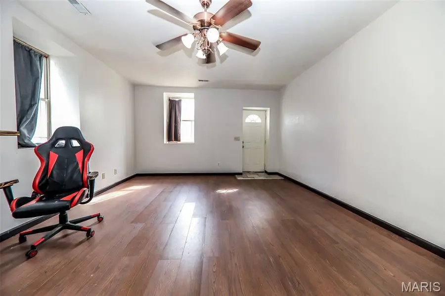 251 7th Street, Carlyle, IL 62231 - #2