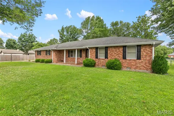 218 Thomas Drive, Sikeston, MO 63801