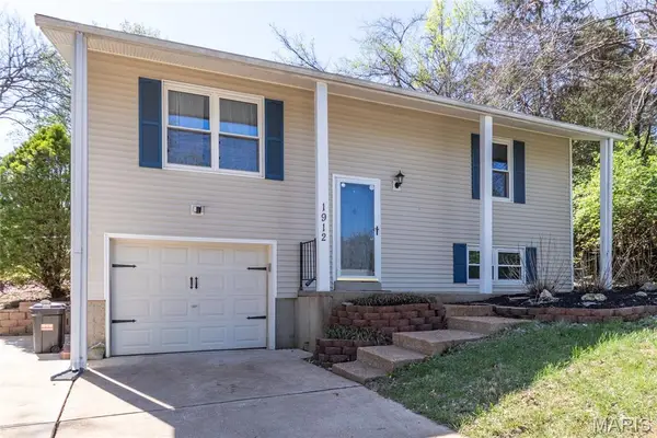 1912 High Cliff Drive, Fenton, MO 63026