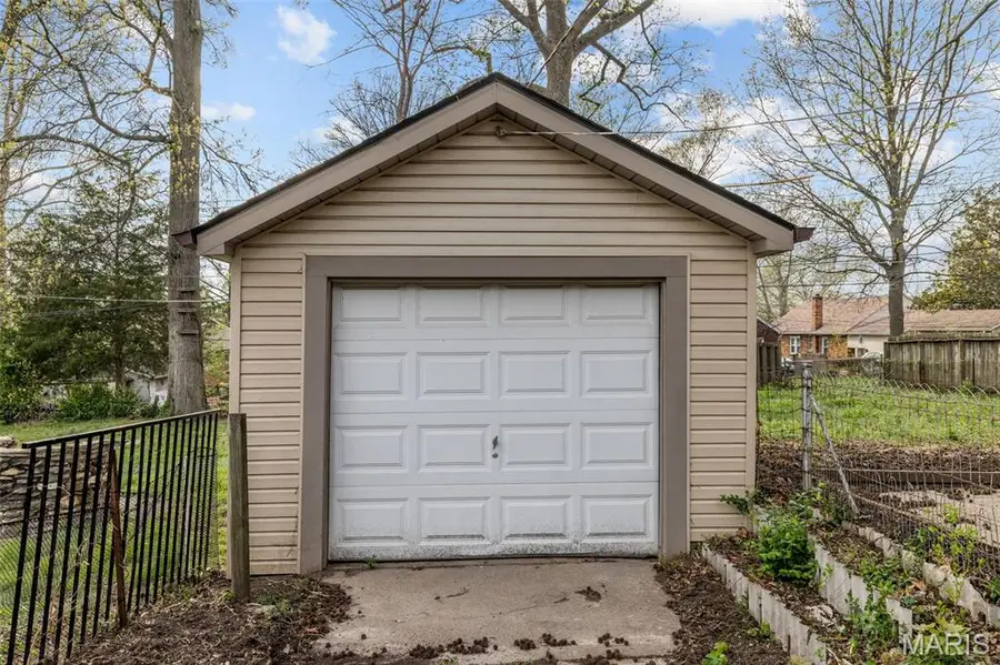 2483 Hartland Avenue, Saint Louis, MO 63114 - #3