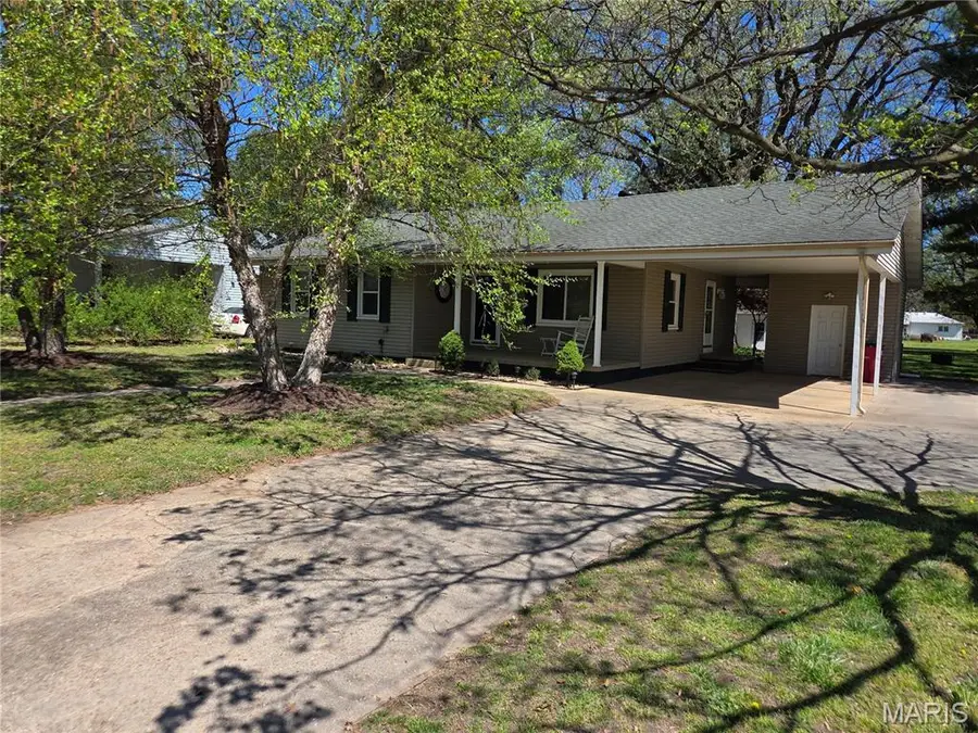 406 Broadway Street, Sikeston, MO 63801 - #2