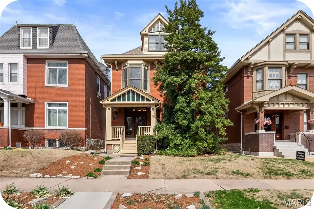 3241 Geyer Avenue, Saint Louis, MO 63104 - #1