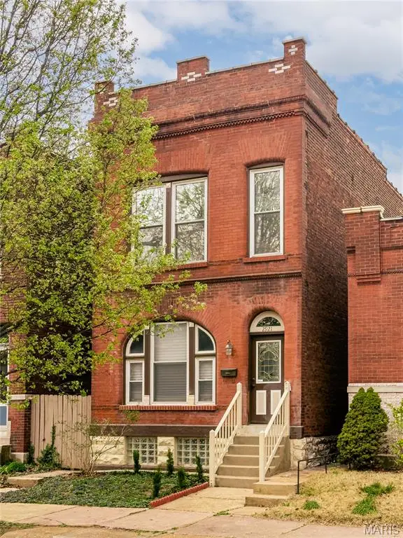 2921 Virginia Avenue, St Louis, MO 63118