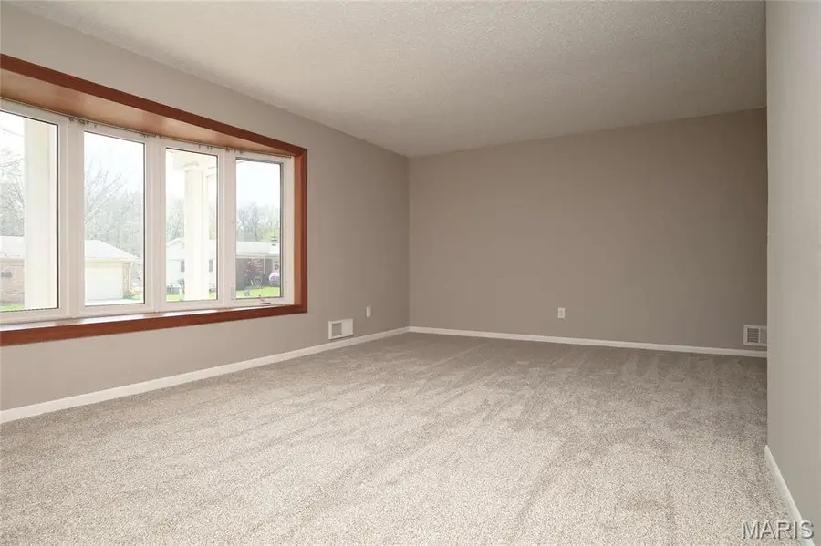 4961 Brookton Way, Saint Louis, MO 63128 - #3