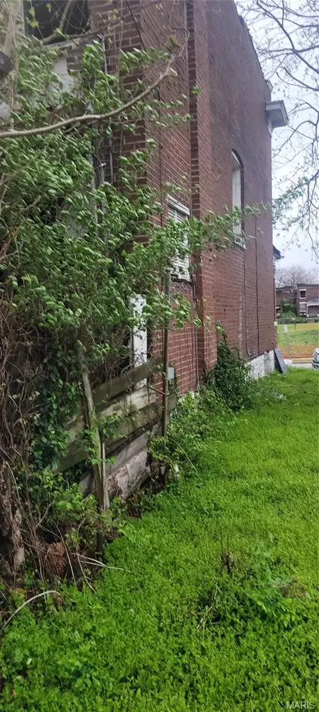 5891 Wabada Avenue, Saint Louis, MO 63112 - #3