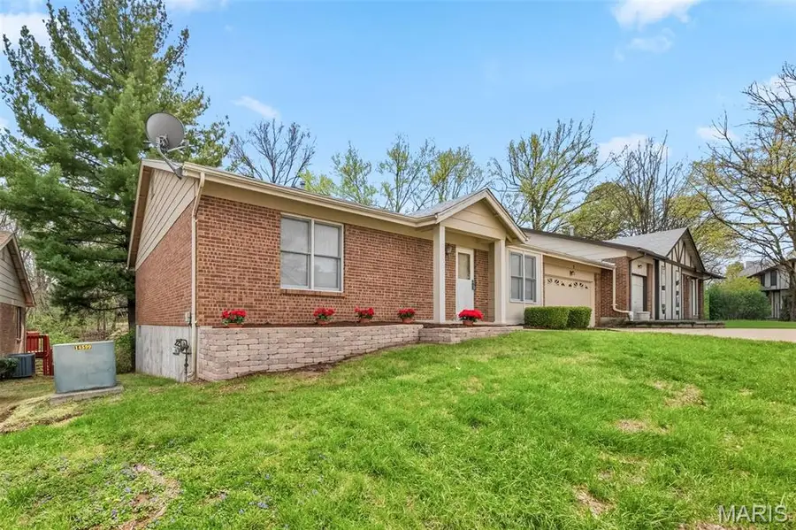 2 Tarpon Court, Florissant, MO 63033 - #3
