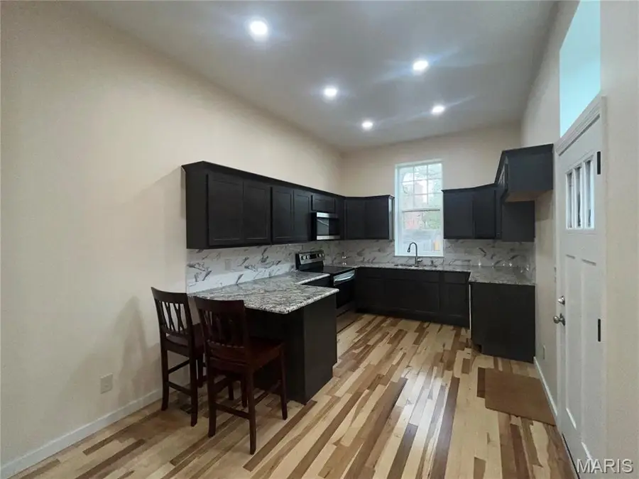 3706 Iowa Avenue, Saint Louis, MO 63118 - #2