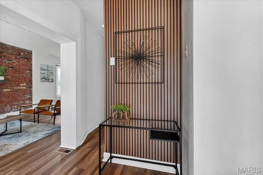 4314 Ellenwood Avenue, Saint Louis, MO 63116 - #3