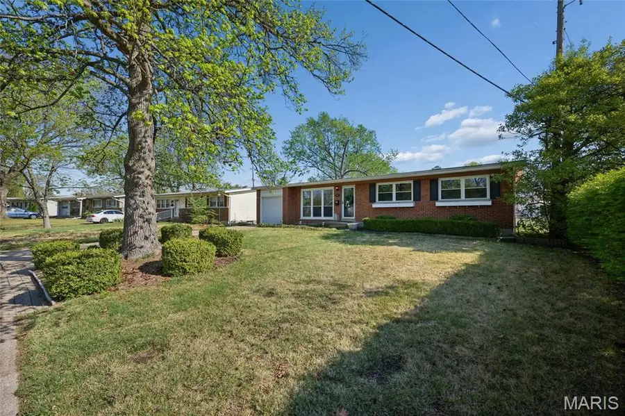 715 Gonzaga Lane, Florissant, MO 63031 - #2