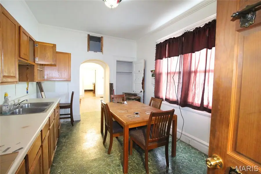 2230 E 24th Street, Granite City, IL 62040 - #2