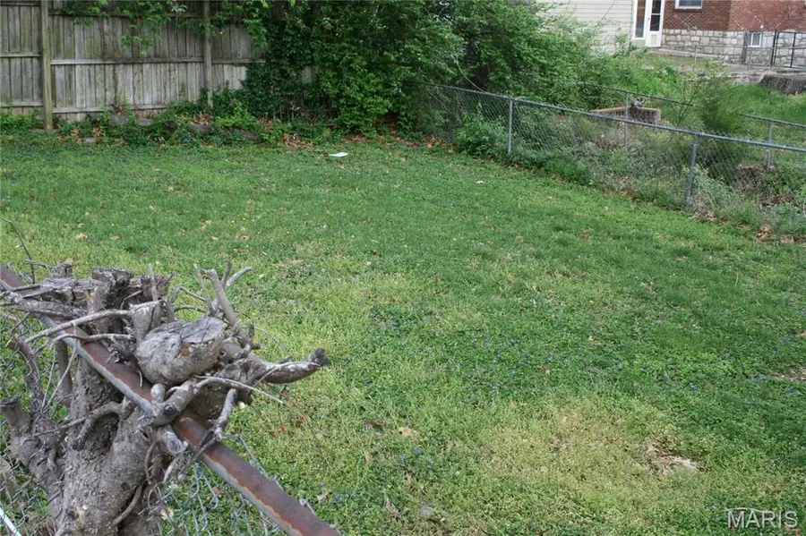 515 Kingston Drive, Saint Louis, MO 63125 - #3