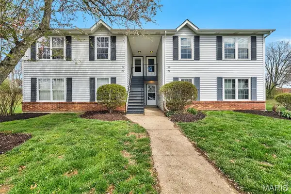 154 Old Buggy Court #A, St Charles, MO 63304