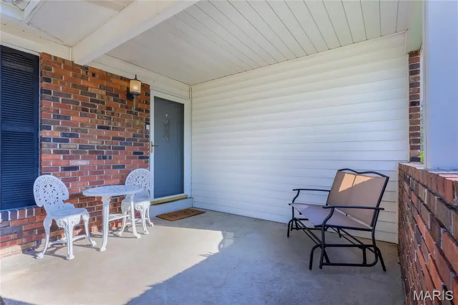 2402 Wesglen Estates Drive, Maryland Heights, MO 63043 - #3