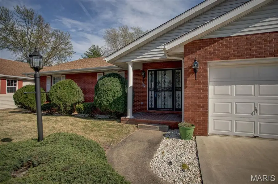 1814 Muny Vista Court, Alton, IL 62002 - #2