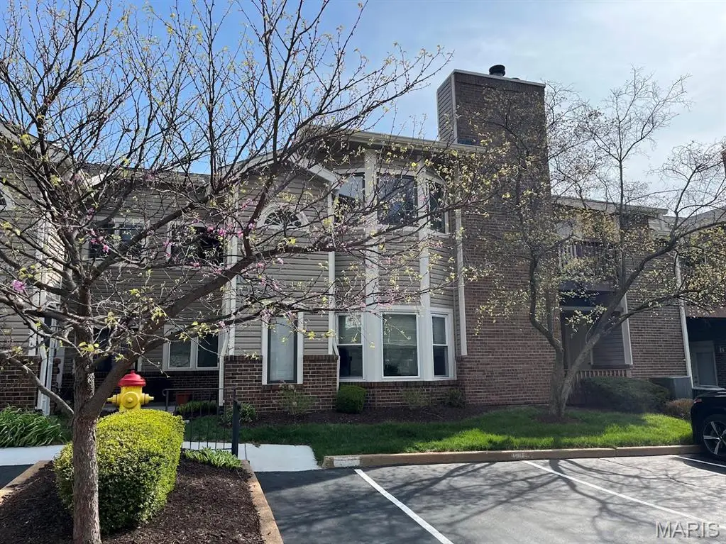 10942 Vauxhall Drive, Creve Coeur, MO 63146 - #1