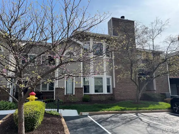 10942 Vauxhall Drive, Creve Coeur, MO 63146