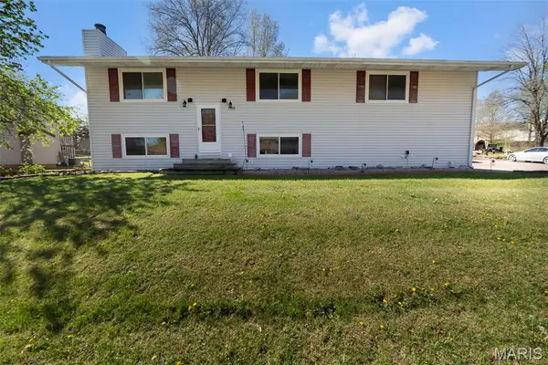 1333 Rolling Fields Drive, Jackson, MO 63755