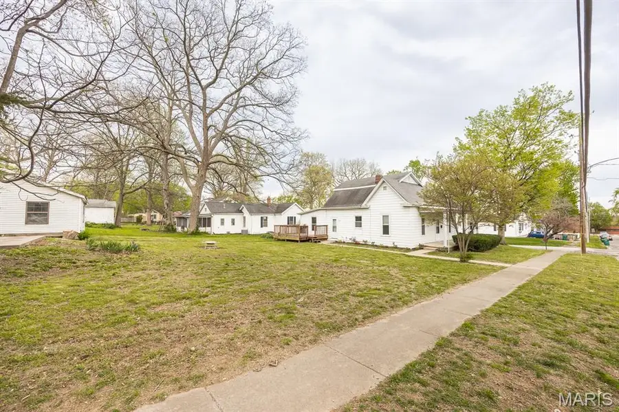 220 S Saint Clair Street, Lebanon, IL 62254 - #3