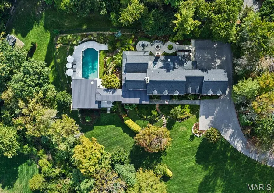 24 Oakleigh Lane, Ladue, MO 63124 - #2