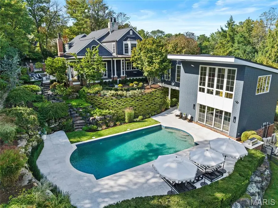 24 Oakleigh Lane, Ladue, MO 63124 - #3