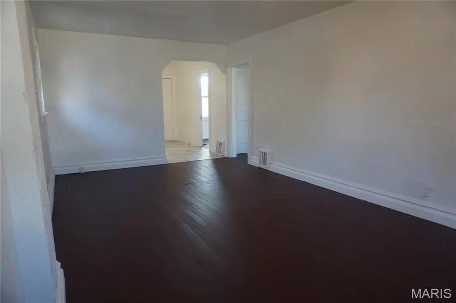 3336 Oakdale Avenue, Saint Louis, MO 63121 - #3