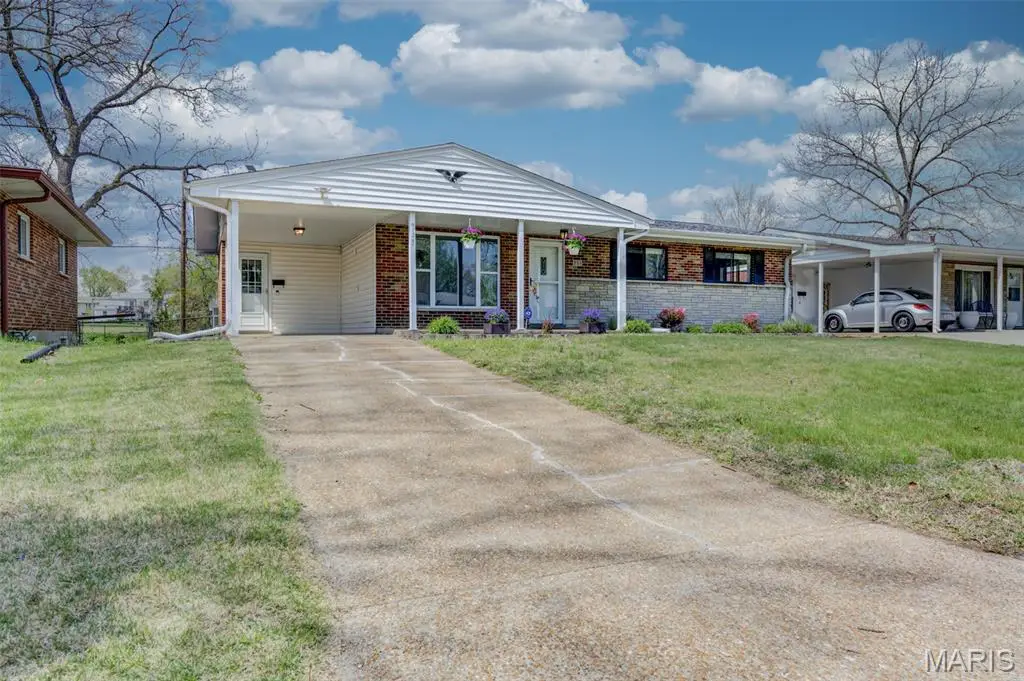 335 Gerald Avenue, Florissant, MO 63031 - #1