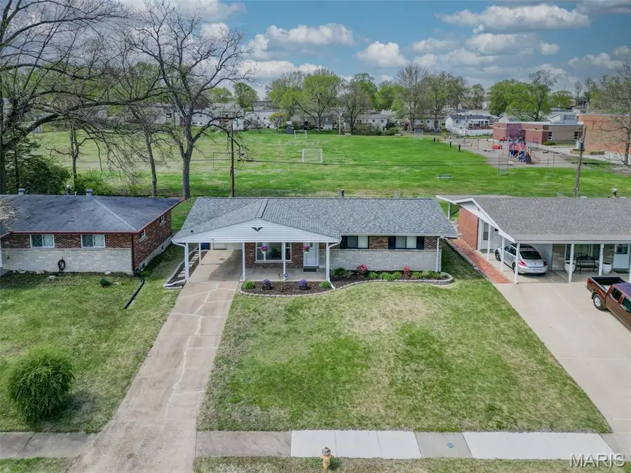 335 Gerald Avenue, Florissant, MO 63031 - #2