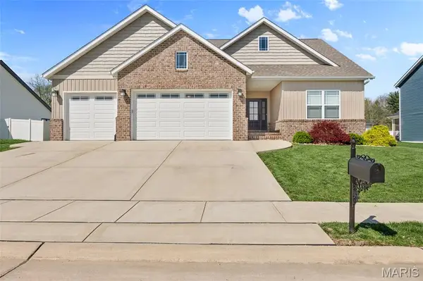 309 Stonebriar Drive, Troy, IL 62294