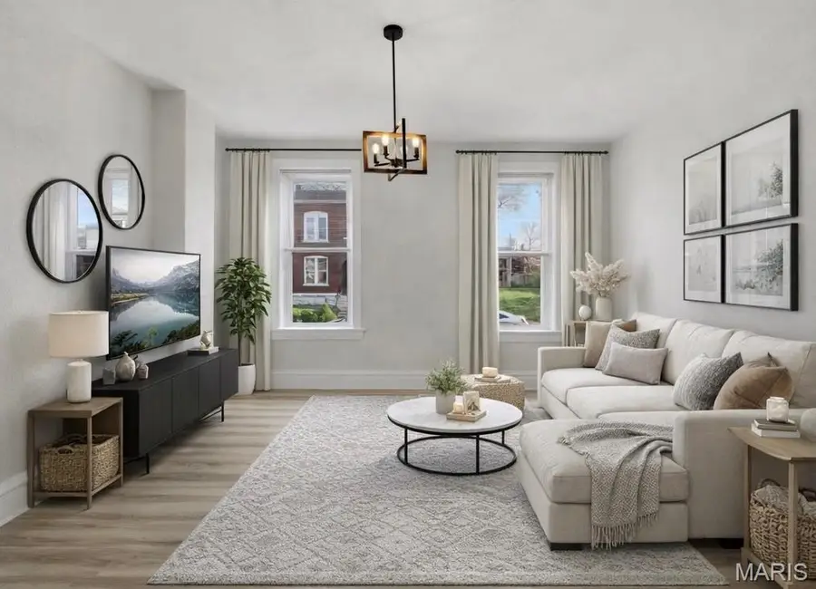 2217 Keokuk Street, Saint Louis, MO 63118 - #3