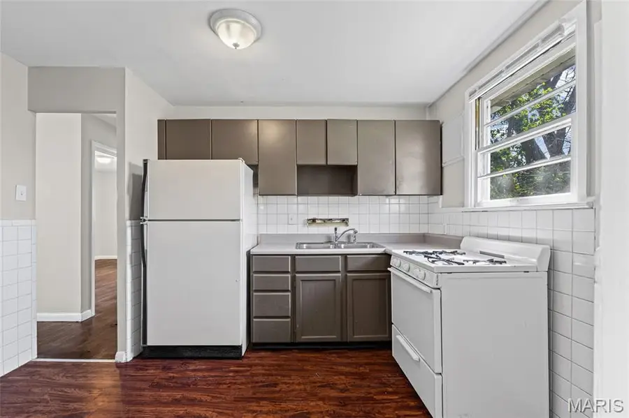 914 Highmont Drive, Ferguson, MO 63135 - #3