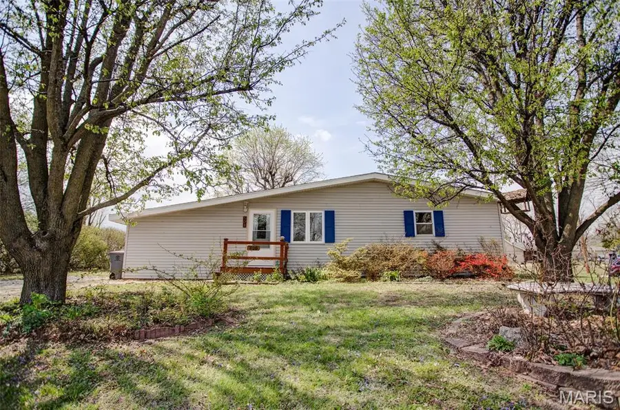 508 N Main St., Pleasant Hill, IL 62366 - #3