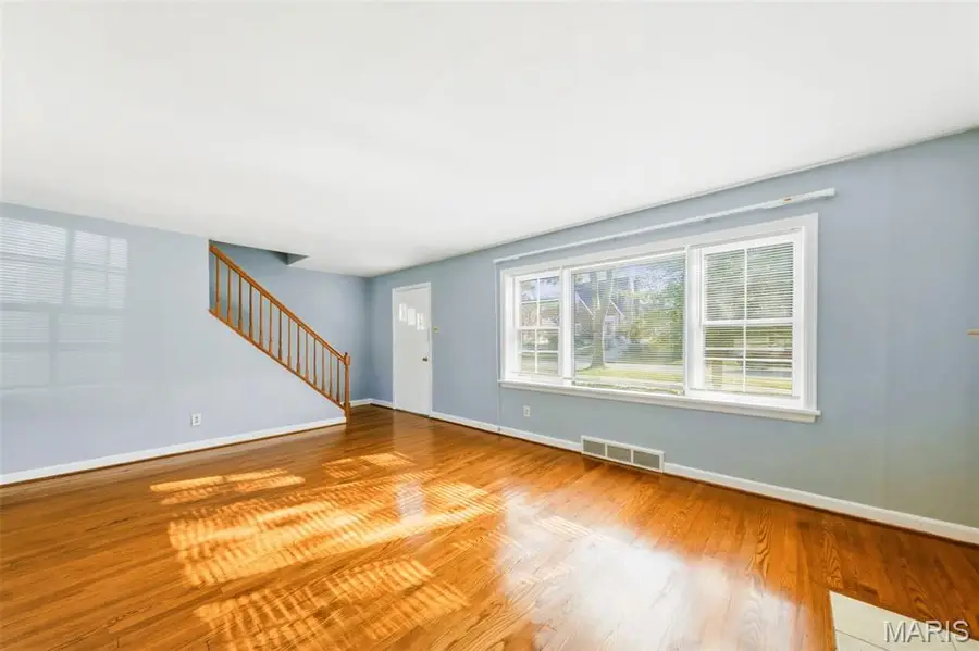 3057 Arlmont Drive, Bel Nor, MO 63121 - #2