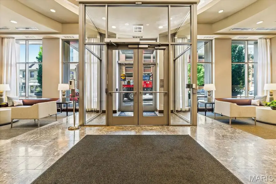 4909 Laclede Avenue #801, Saint Louis, MO 63108 - #2