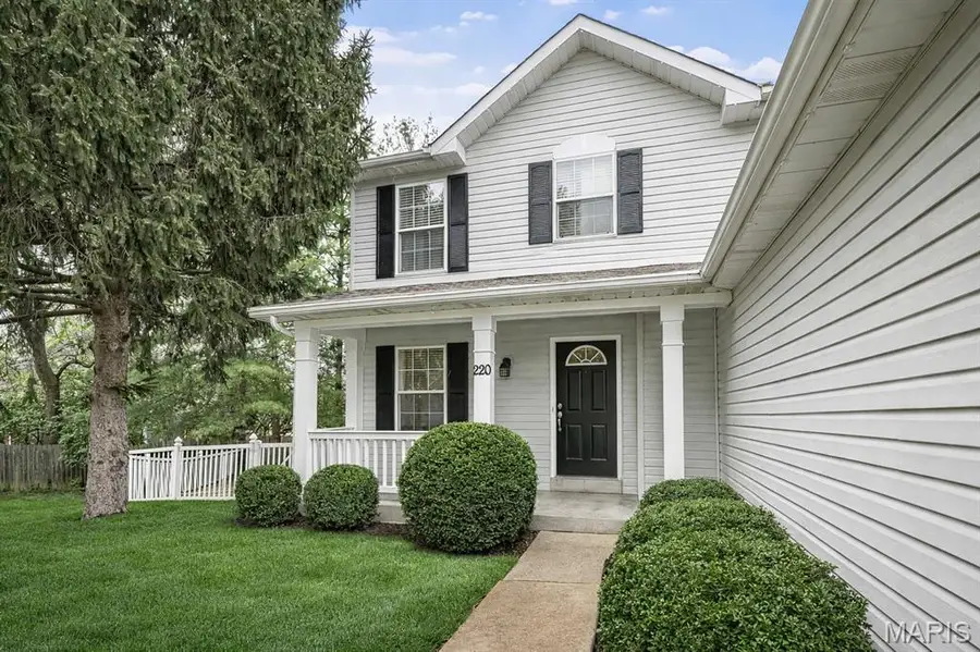 220 Saint Marys Dr, Ballwin, MO 63021 - #2