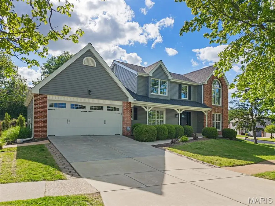 2902 Piney Pointe Drive, Saint Louis, MO 63129 - #2