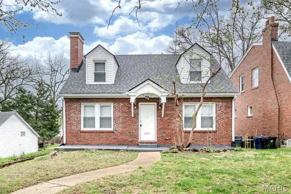 7710 Saint Albans Avenue, St Louis, MO 63117