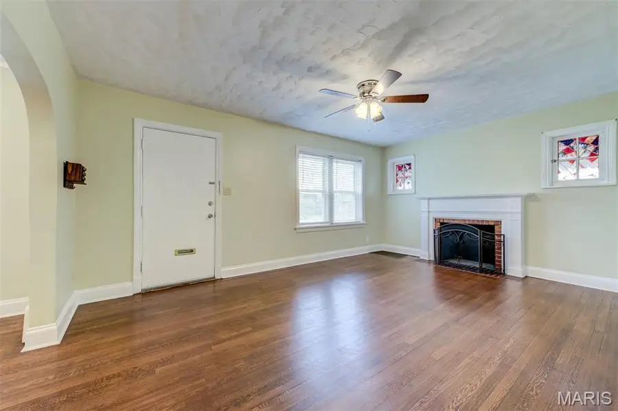 7710 Saint Albans Avenue, Saint Louis, MO 63117 - #3