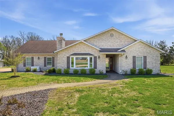 2032 Bluebird Lane, Highland, IL 62249