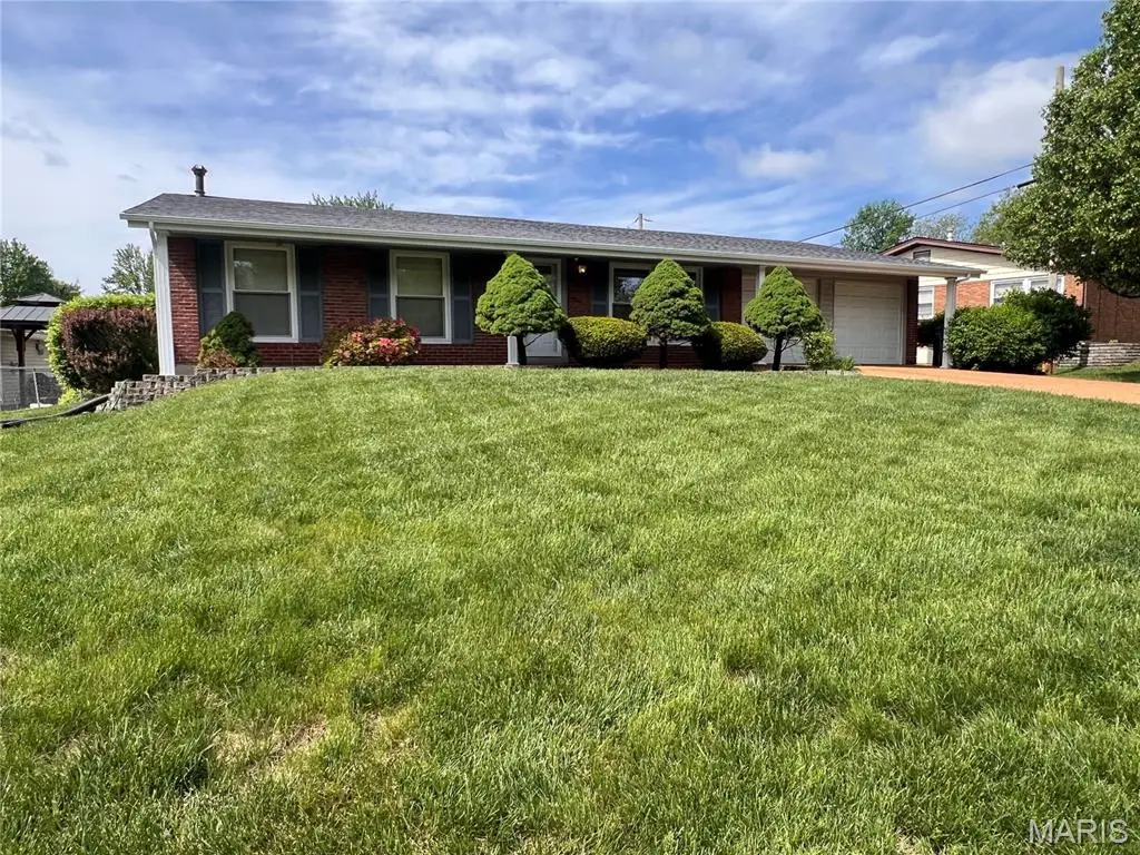 5032 Kempf Drive, Saint Louis, MO 63128 - #1