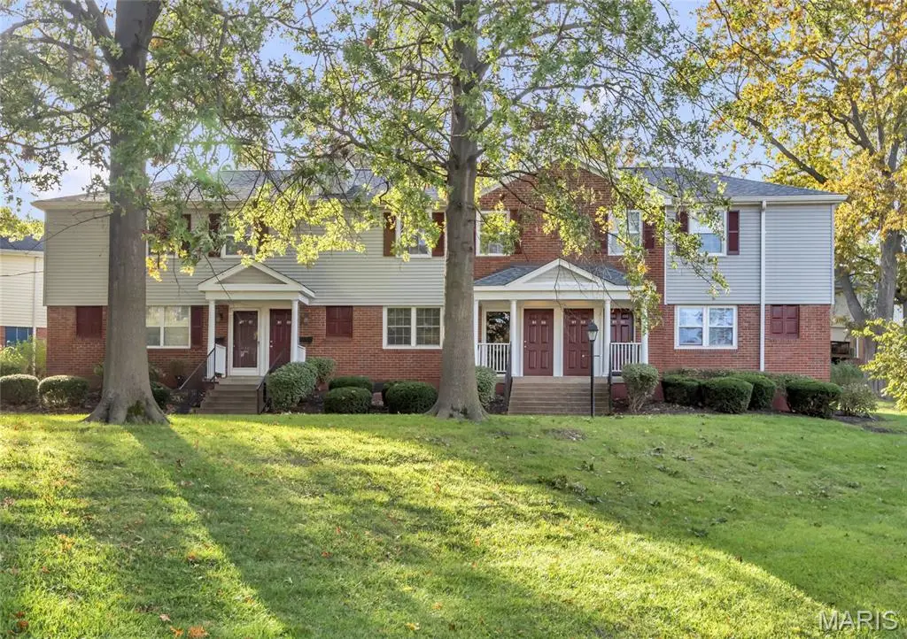 9155 N Swan Circle, Saint Louis, MO 63144 - #1