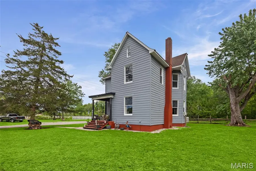 10 S Main St., Lenzburg, IL 62255 - #2